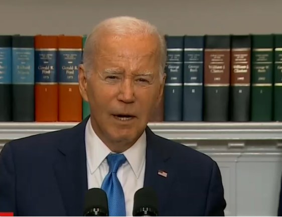 biden-uses-the-bully-pulpit-to-stand-with-uaw-and-defend-unions